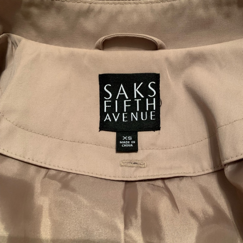 SAKS FIFTH AVE TRENCH COAT. Sz extra small - Picture 3 of 4